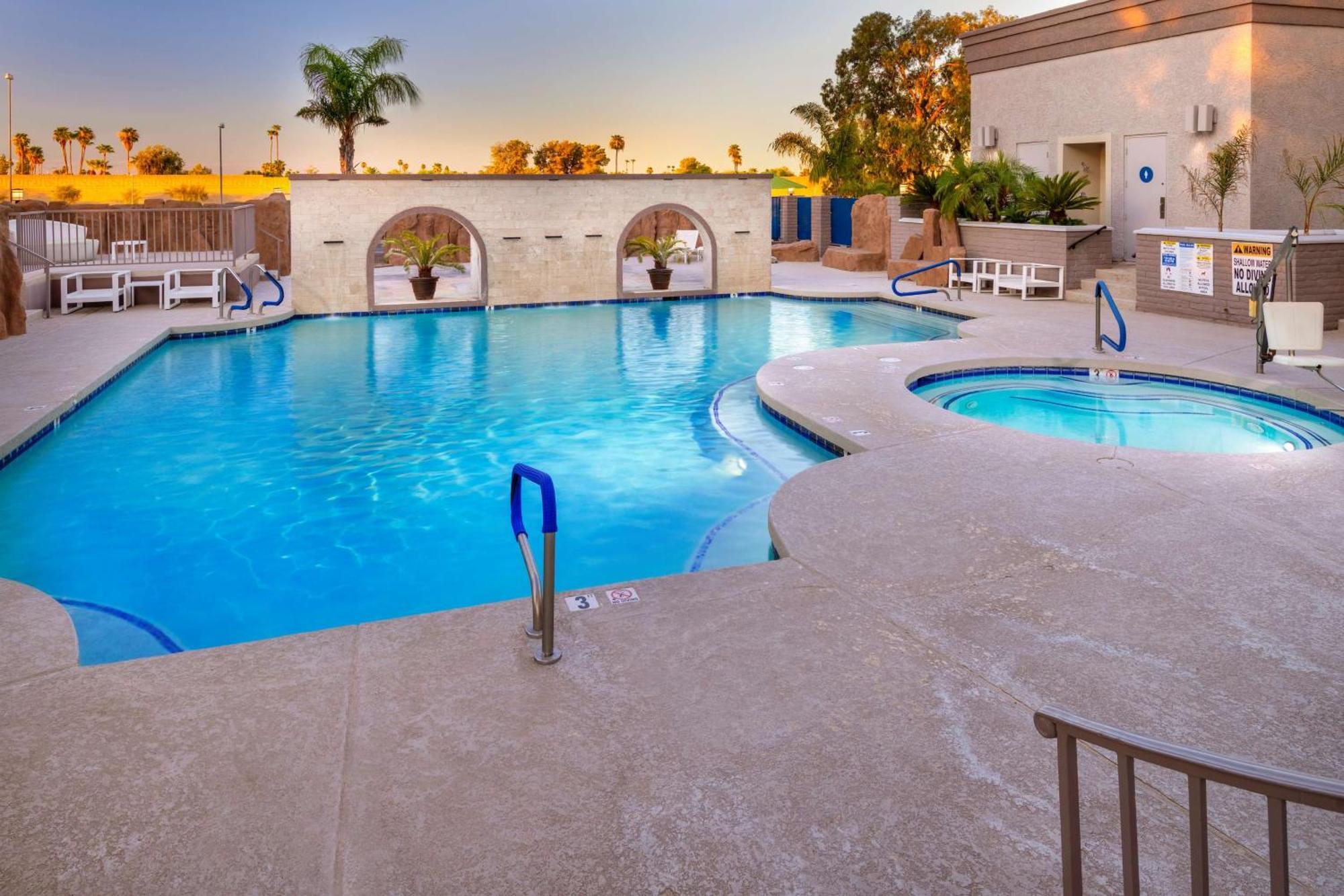 Doubletree By Hilton Phoenix Меса Экстерьер фото