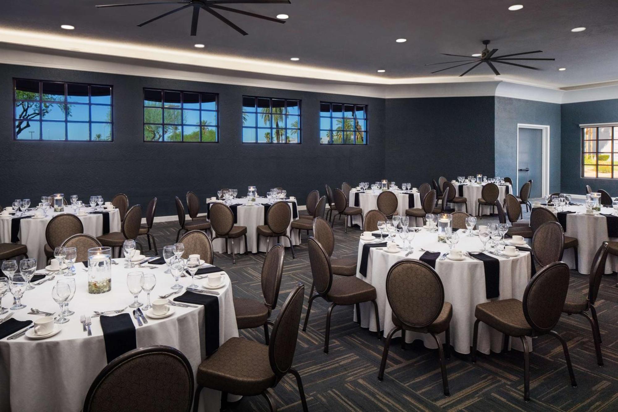 Doubletree By Hilton Phoenix Меса Экстерьер фото